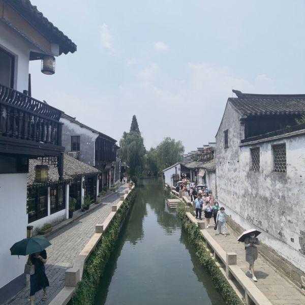 “水门事件”记者曝特朗普淡化疫情：这就是个悲剧游戏画面